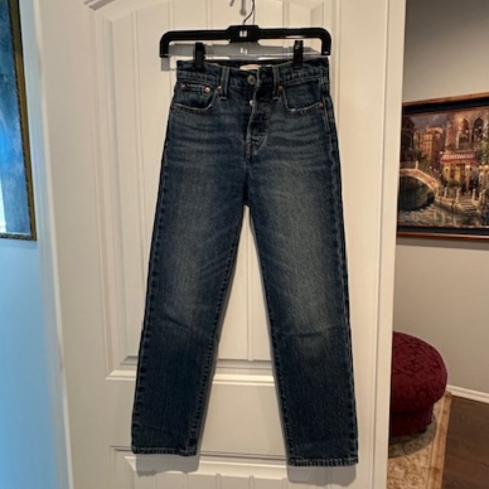 Levi's Women's Wedgie Straight Jeans  / size 23